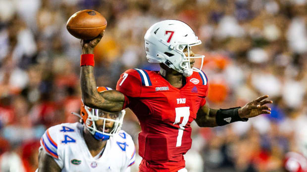 Florida Atlantic Quarterback N'Kosi Perry vs Florida - 2021